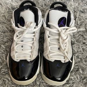 Boys Air Jordan White/Black Size 13 boys